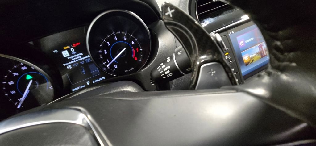 Used 2018 Jaguar XE S image 33