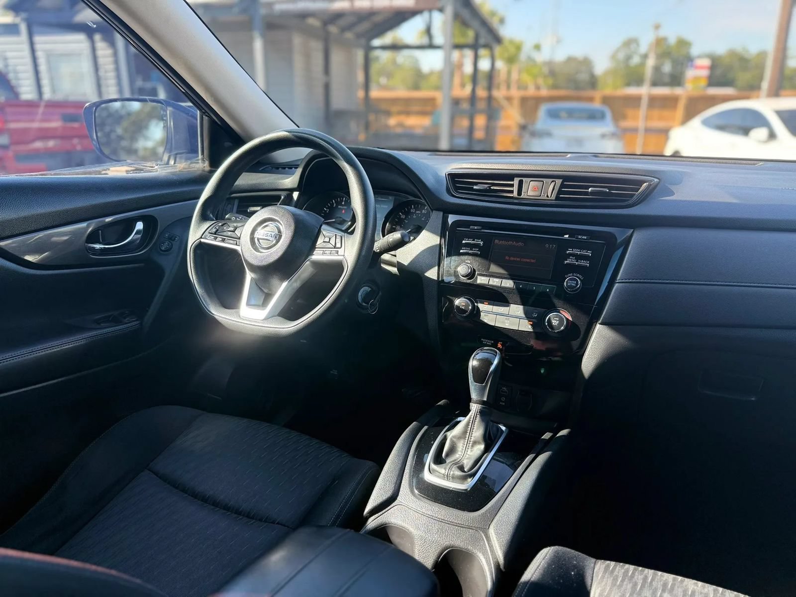 Used 2017 Nissan Rogue S AWD/4WD image 19