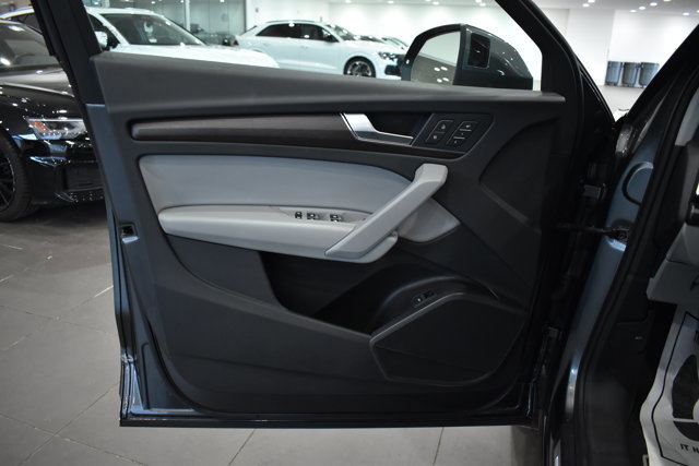 Used 2023 Audi Q5 2.0T Premium w/ Convenience Package image 31