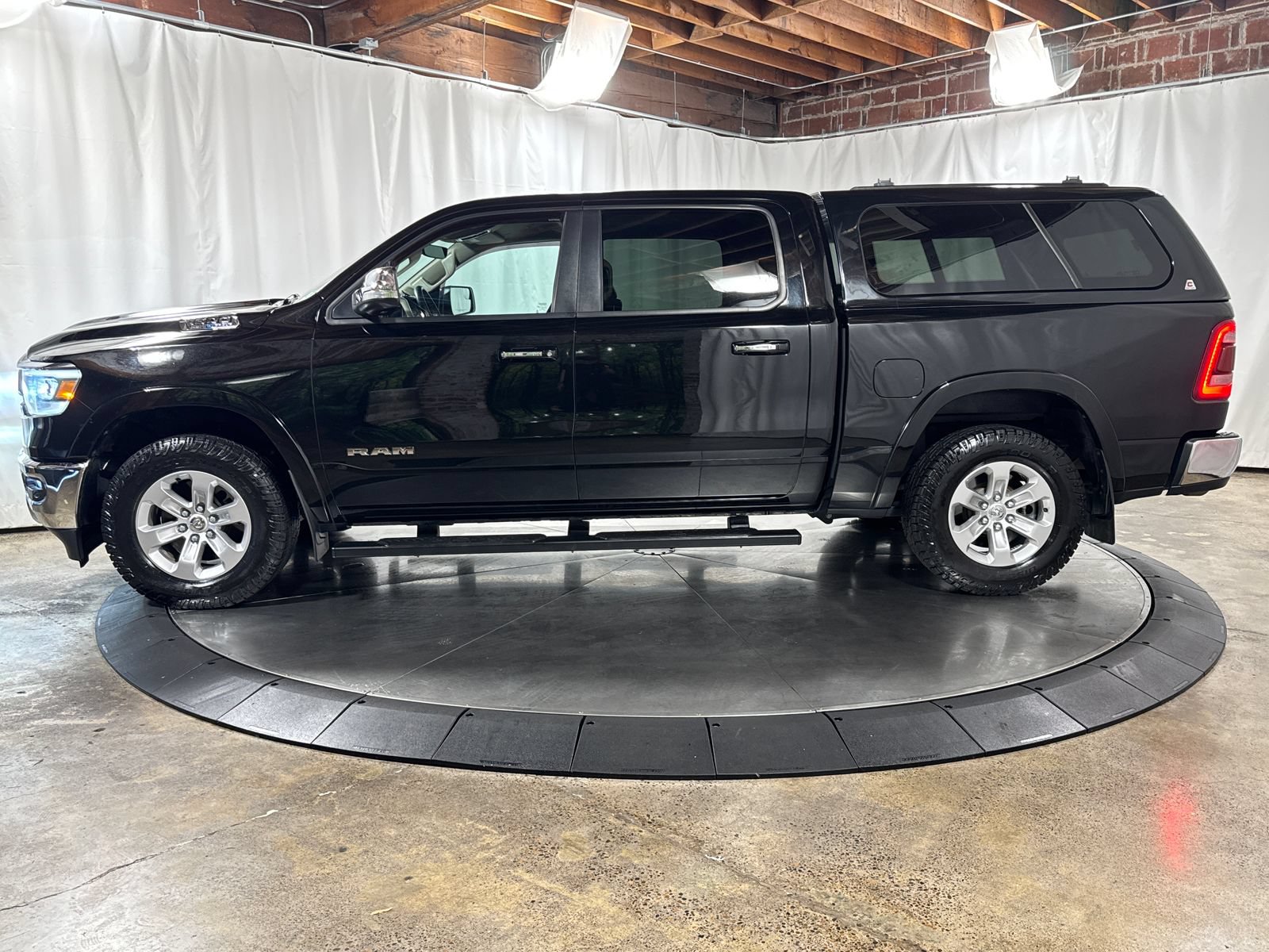 Used 2021 RAM 1500 Laramie AWD/4WD image 6