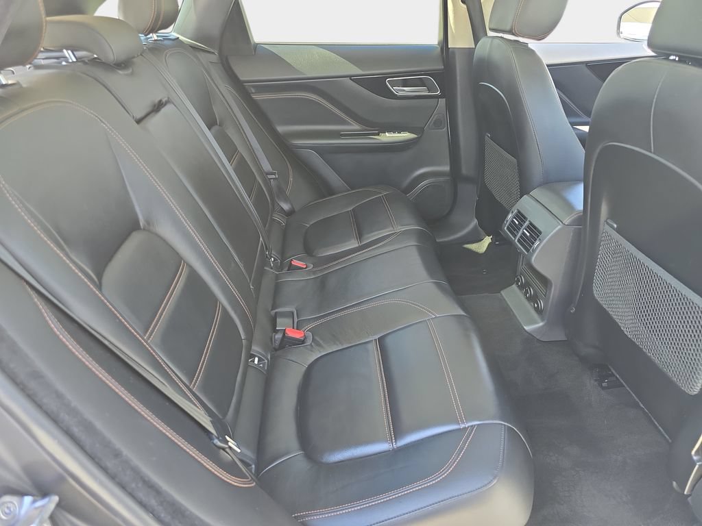 Used 2019 Jaguar F-PACE Prestige AWD/4WD image 13