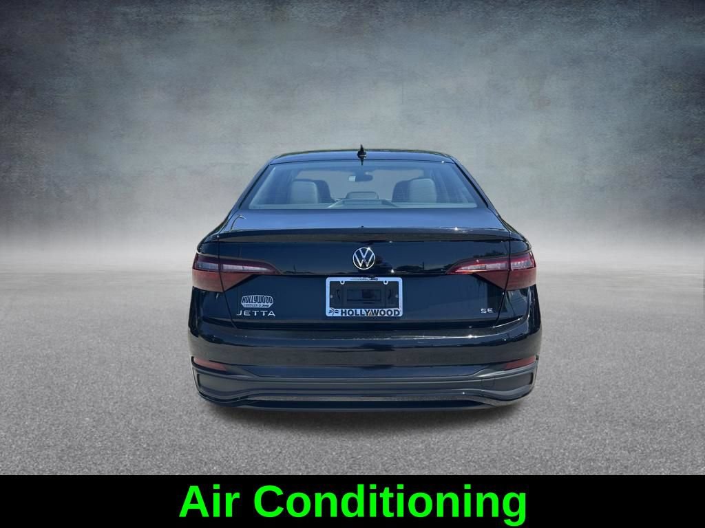 Used 2024 Volkswagen Jetta SE FWD image 6