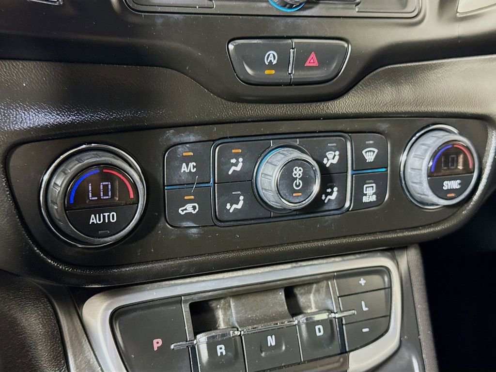 Used 2022 GMC Terrain SLE w/ Driver Convenience Package FWD image 14