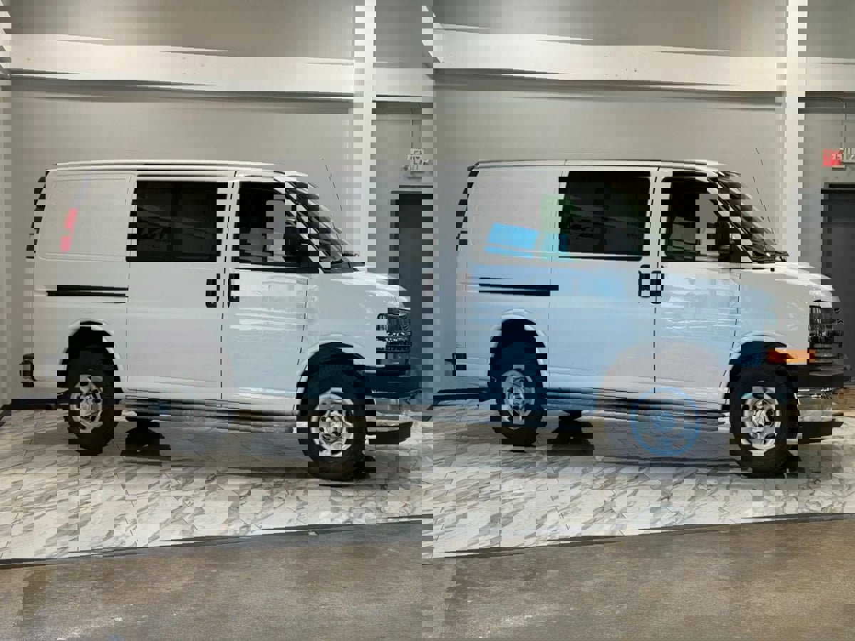 Used 2019 Chevrolet Express 2500 w/ Driver Convenience Package image 5