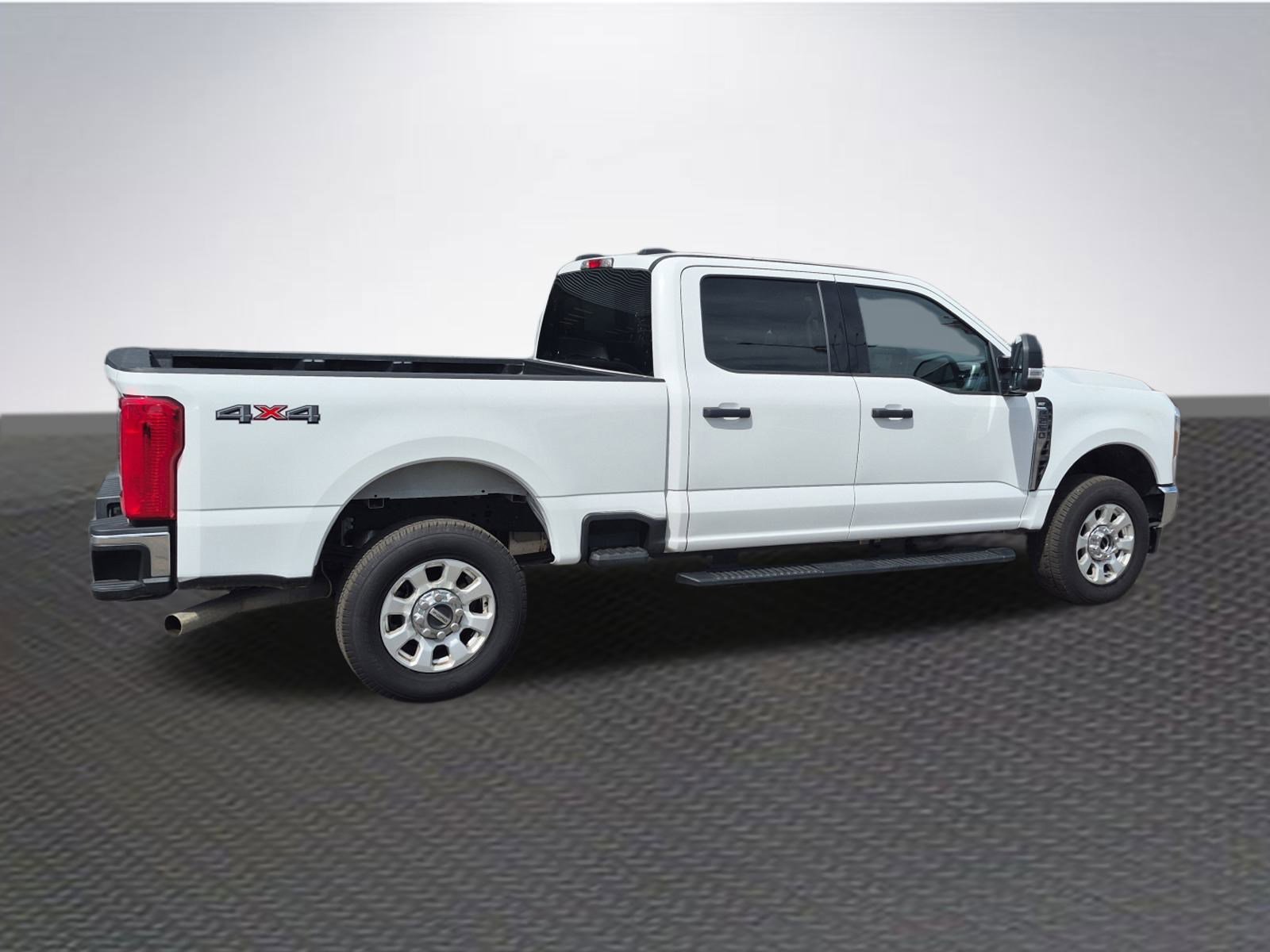 Used 2024 Ford F250 XLT image 4