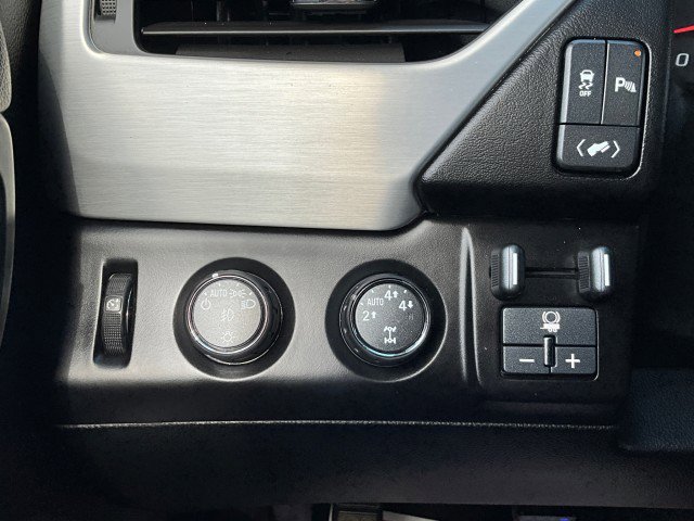 Used 2015 GMC Yukon SLE w/ Convenience Package AWD/4WD image 16