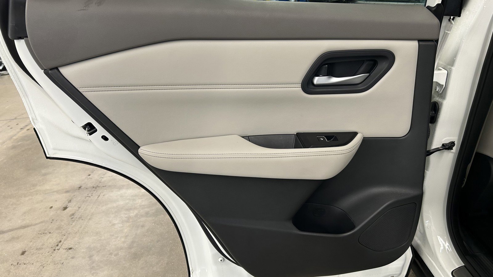 Used 2023 Nissan Rogue SL image 13