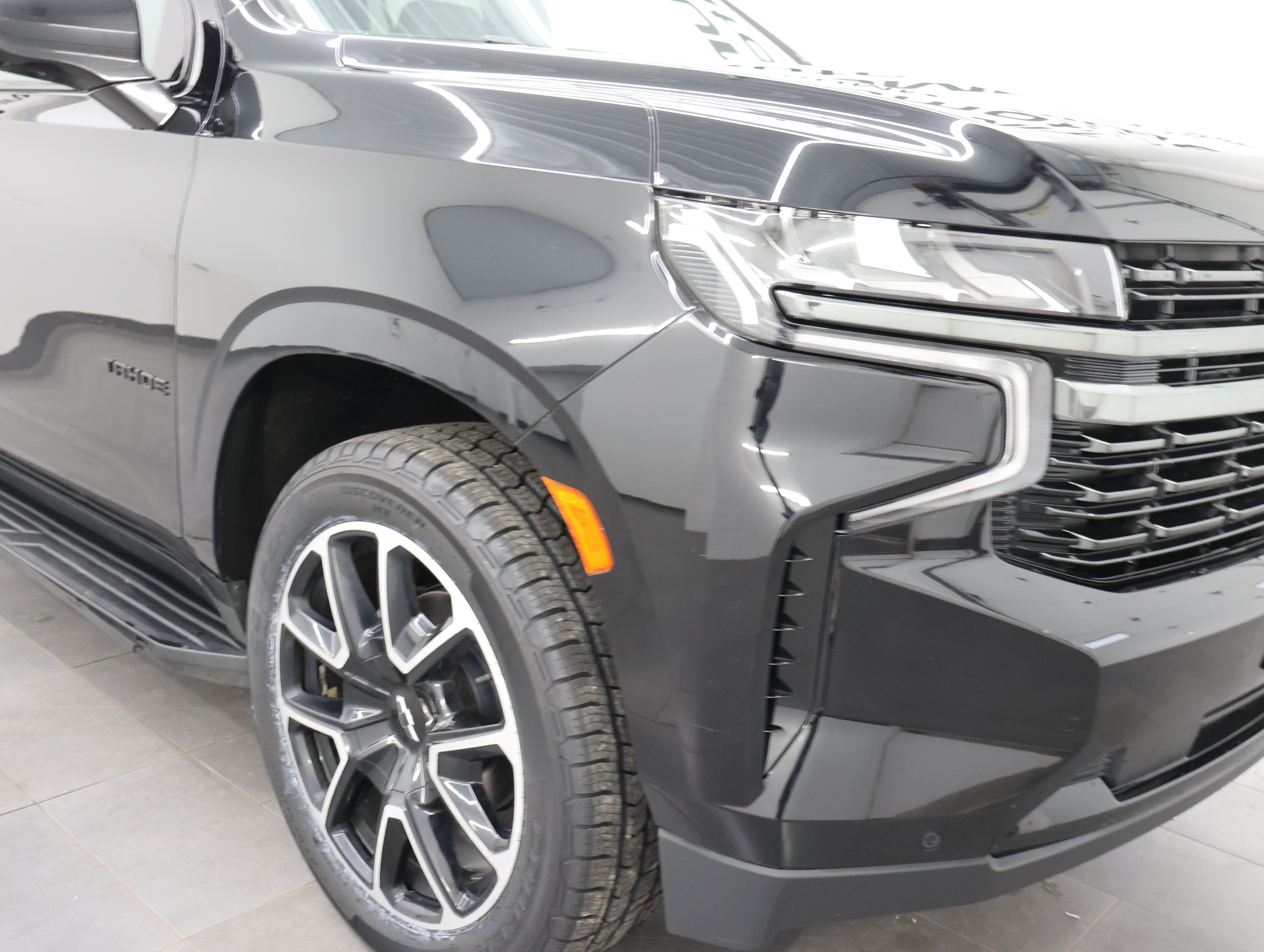 Used 2022 Chevrolet Tahoe RST w/ Luxury Package AWD/4WD image 30