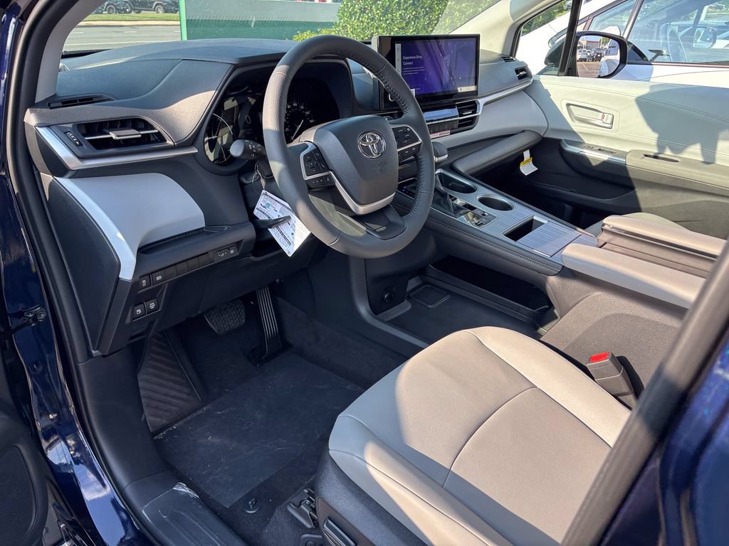 New 2026 Toyota Sienna XLE FWD image 11