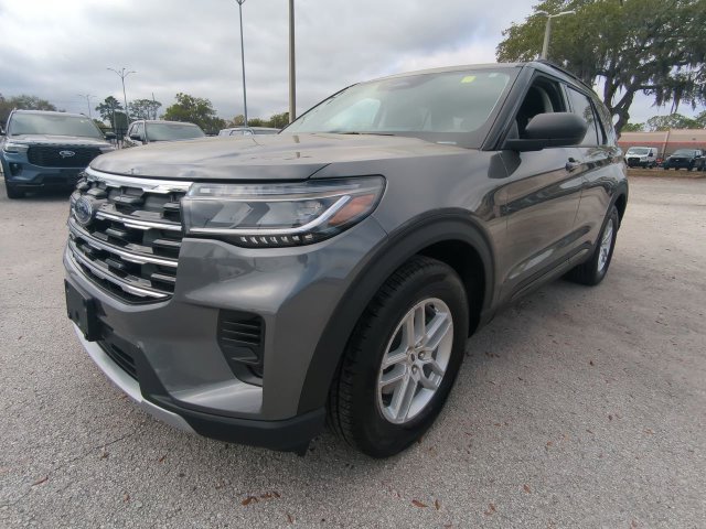 New 2026 Ford Explorer Active RWD image 9