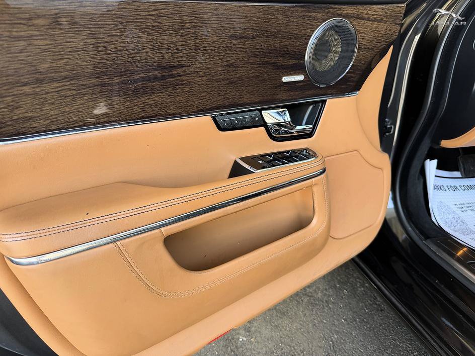 Used 2011 Jaguar XJ Supercharged RWD image 26