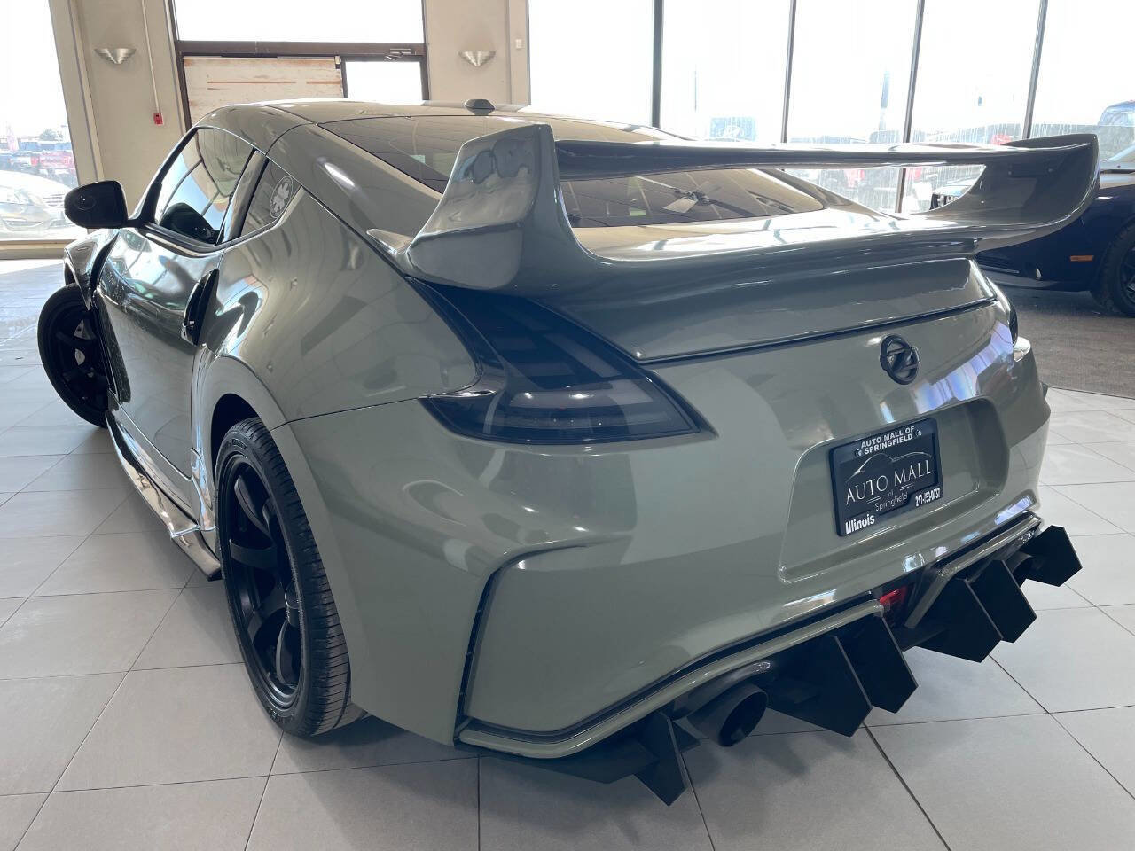 Used 2015 Nissan 370Z NISMO image 5
