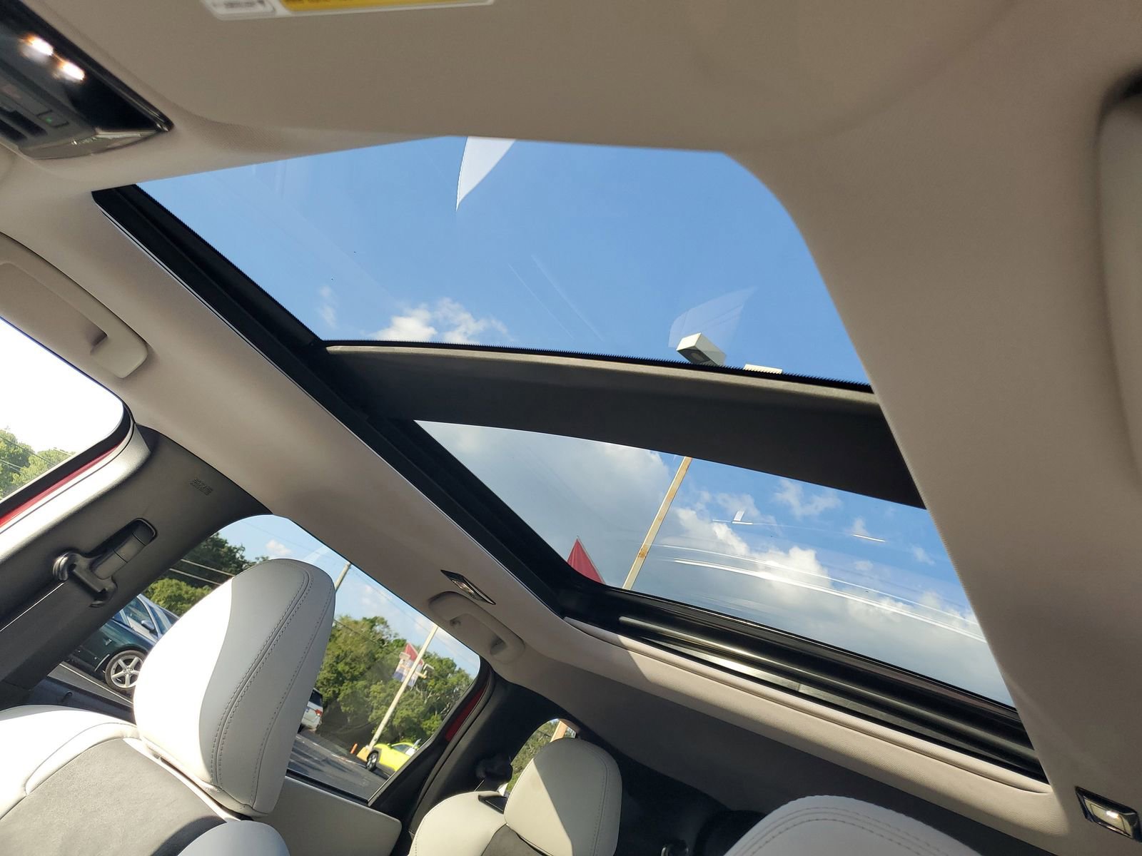 New 2025 Mitsubishi Outlander SE FWD image 10