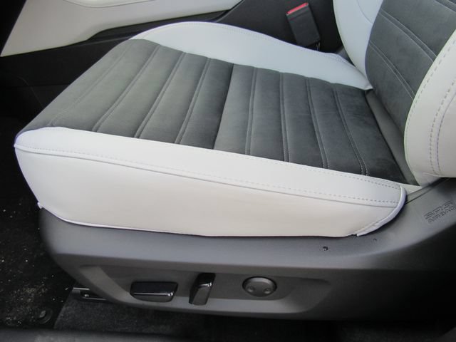 New 2026 Mitsubishi Outlander SE FWD image 23