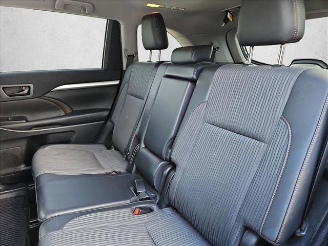 Certified 2019 Toyota Highlander Plus FWD image 18