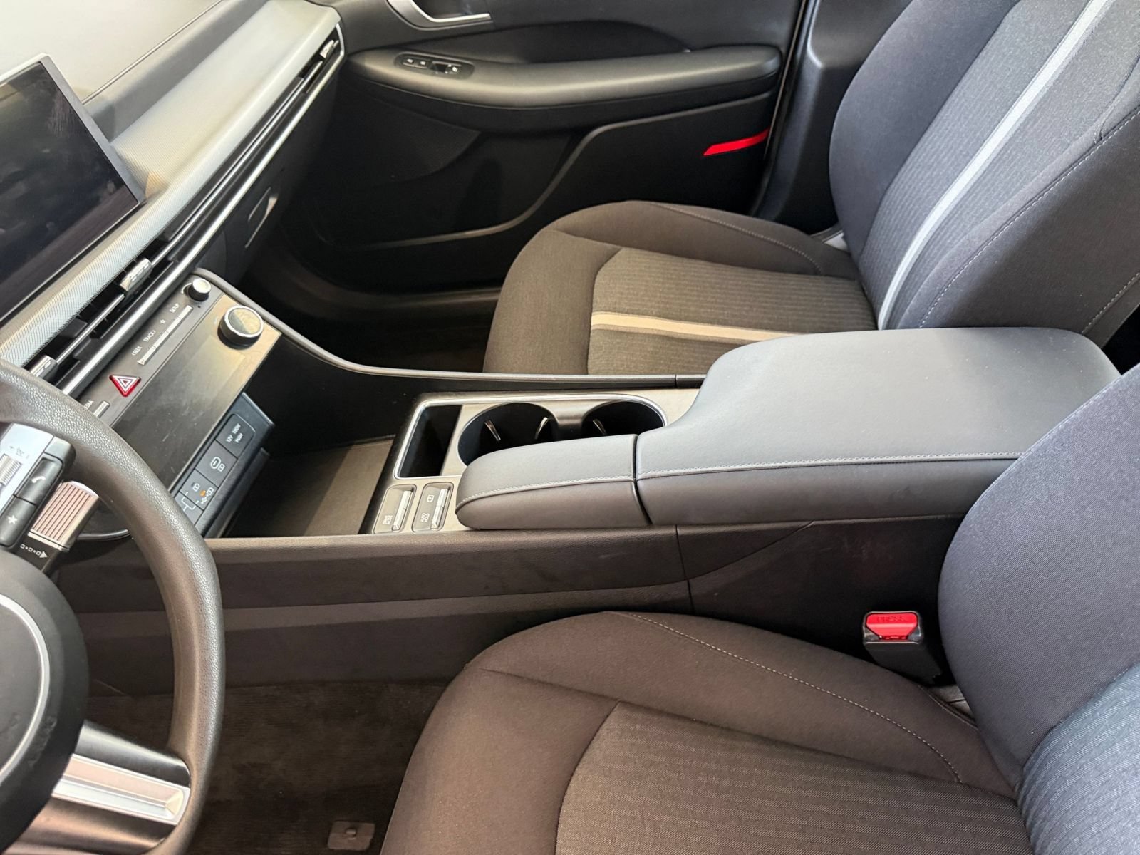 Used 2025 Hyundai Sonata SEL FWD image 41