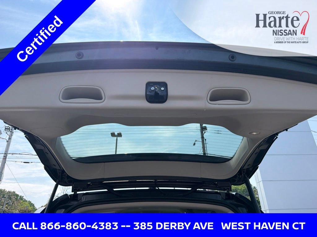 Used 2023 Chrysler Pacifica Touring-L FWD image 24