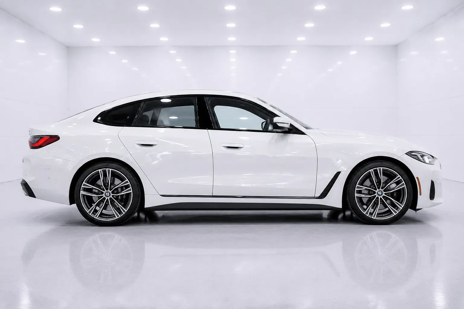 Used 2025 BMW 430i xDrive w/ Premium Package AWD/4WD image 6
