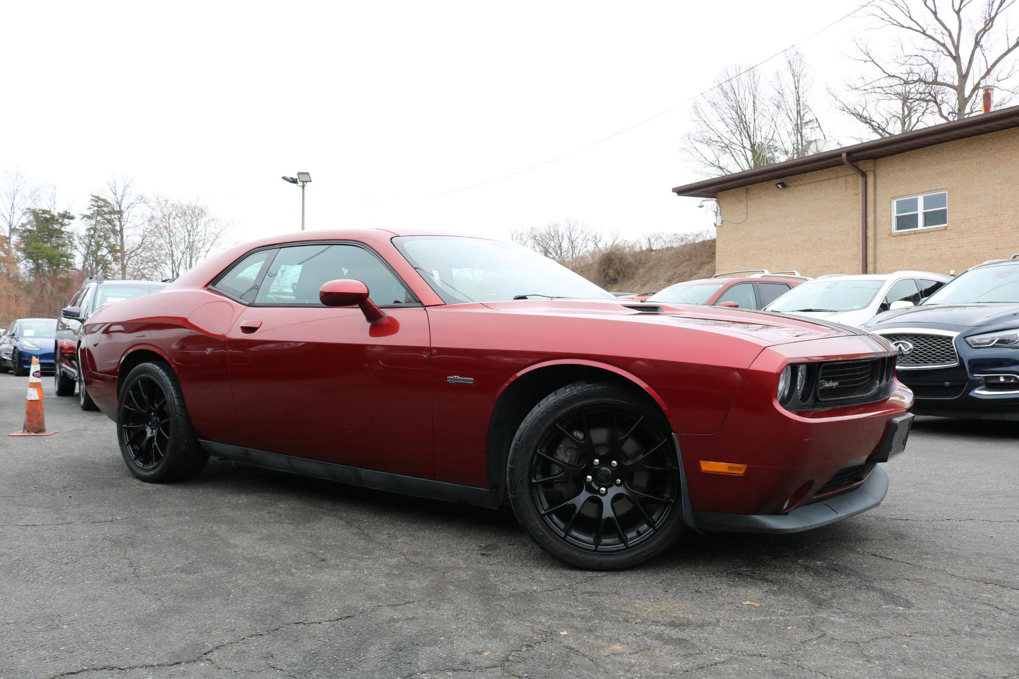 Used 2014 Dodge Challenger SXT image 13