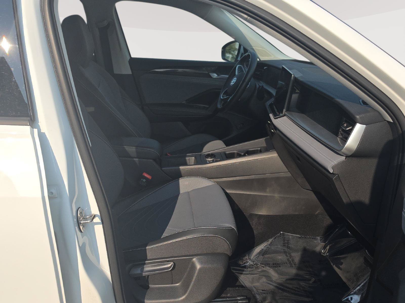 Certified 2025 Volkswagen Tiguan SE AWD/4WD image 13