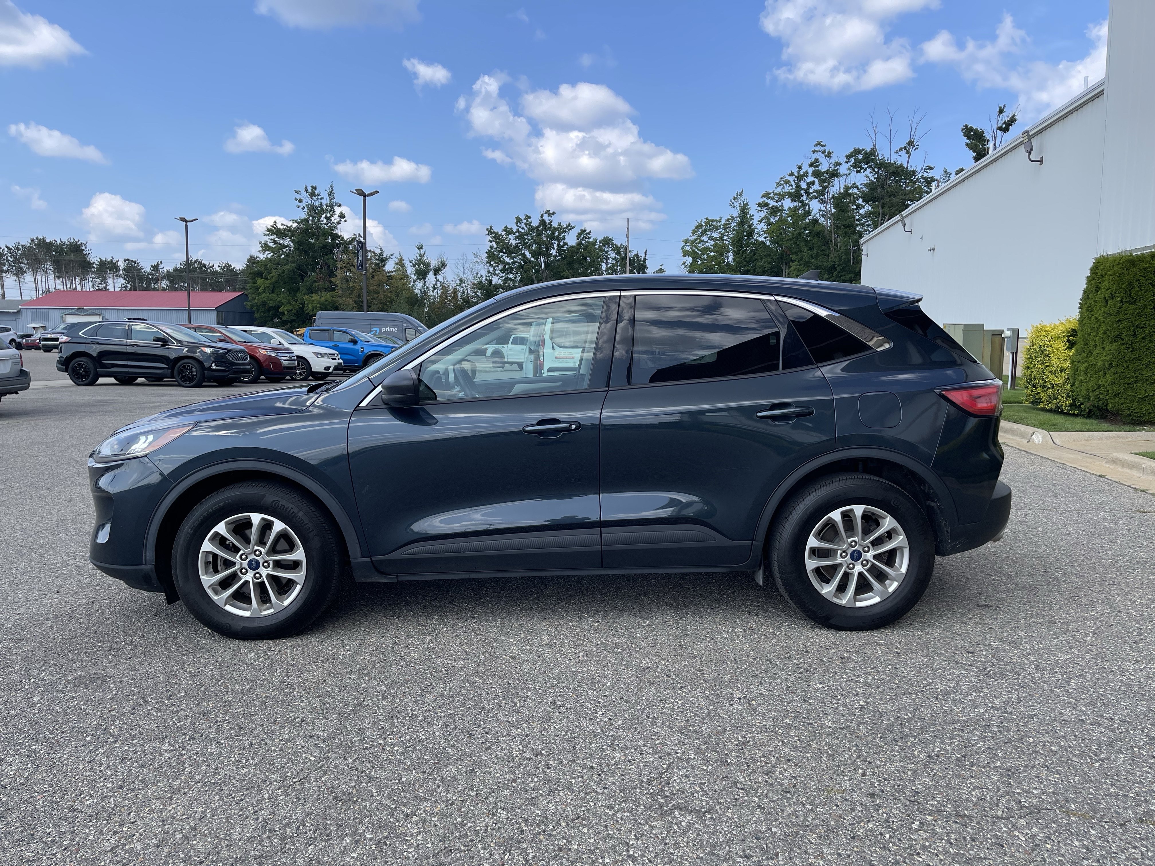 Used 2022 Ford Escape SE w/ Cold Weather Package AWD/4WD image 6