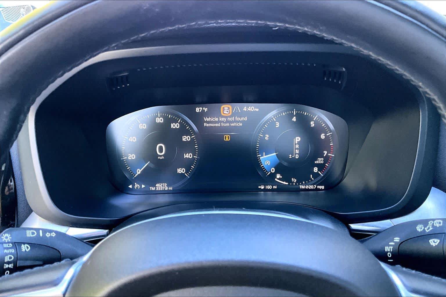 Used 2019 Volvo XC60 T5 Momentum w/ Multimedia Package AWD/4WD image 24