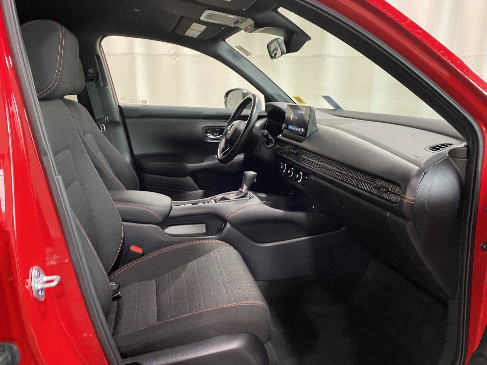 Used 2025 Honda HR-V Sport image 11