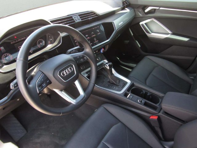 Used 2023 Audi Q3 2.0T Premium Plus AWD/4WD image 17
