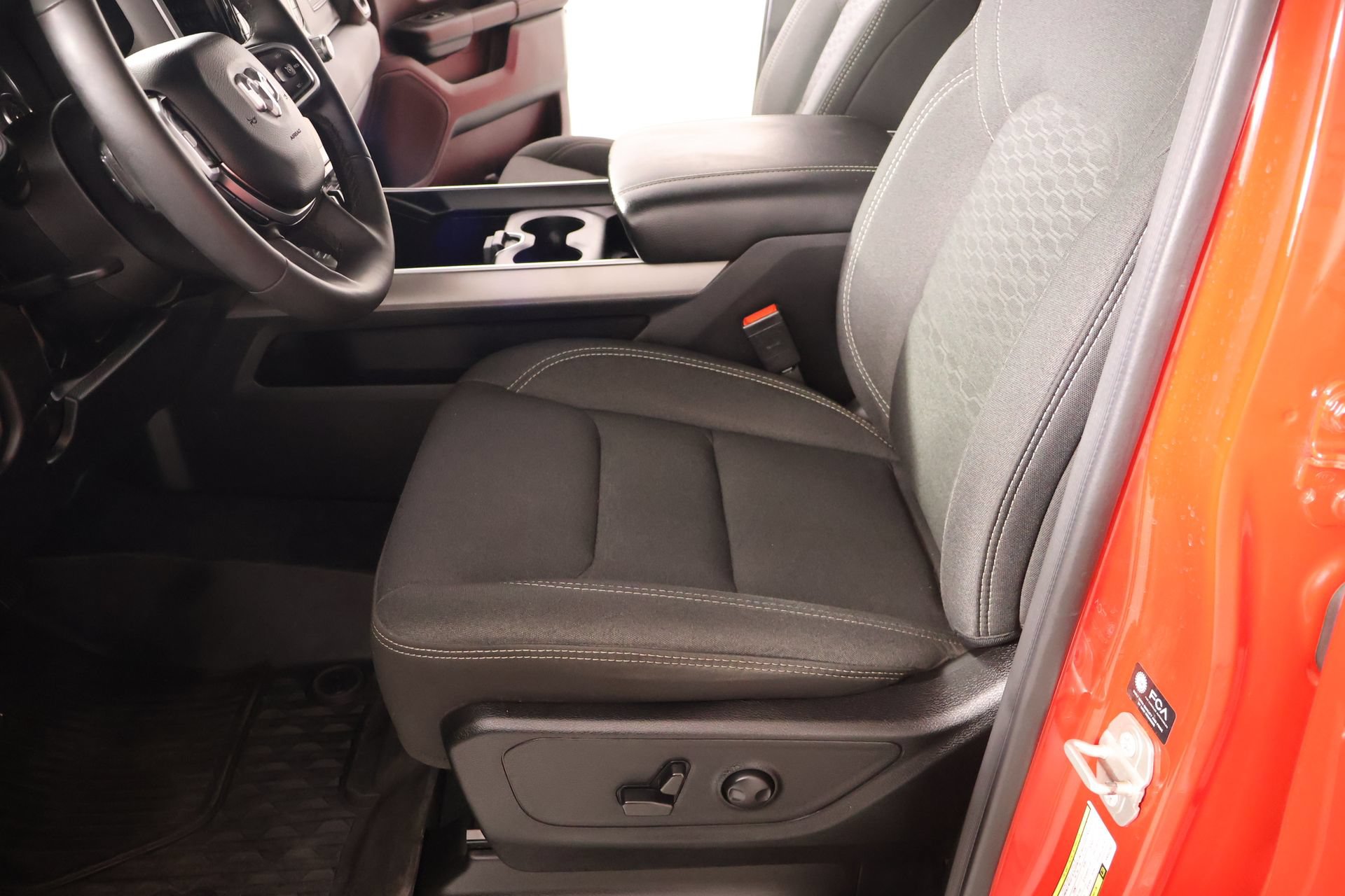 Used 2025 RAM 1500 Big Horn AWD/4WD image 12