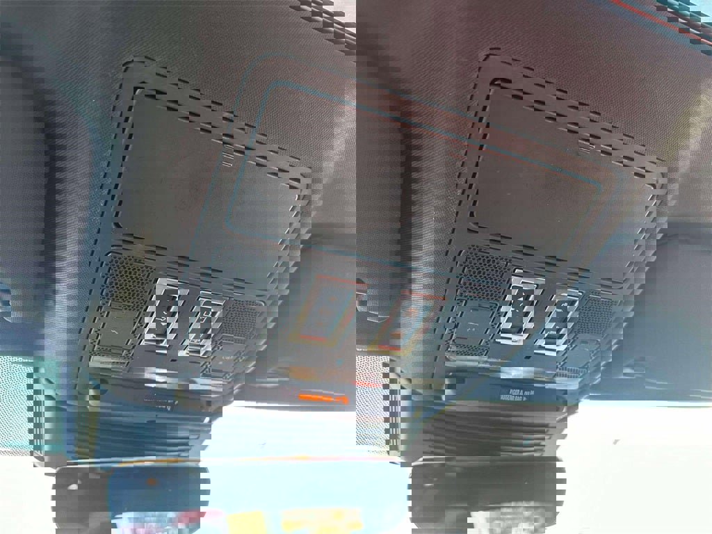 Used 2021 Jaguar F-PACE R-Dynamic S image 36