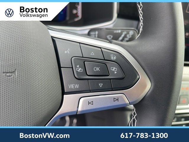 New 2025 Volkswagen Taos SEL image 17