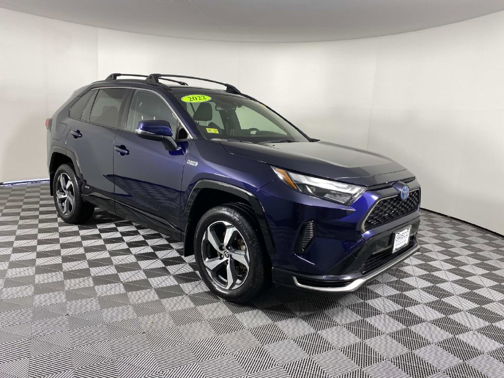 Used 2022 Toyota RAV4 SE w/ Weather & Moonroof Package