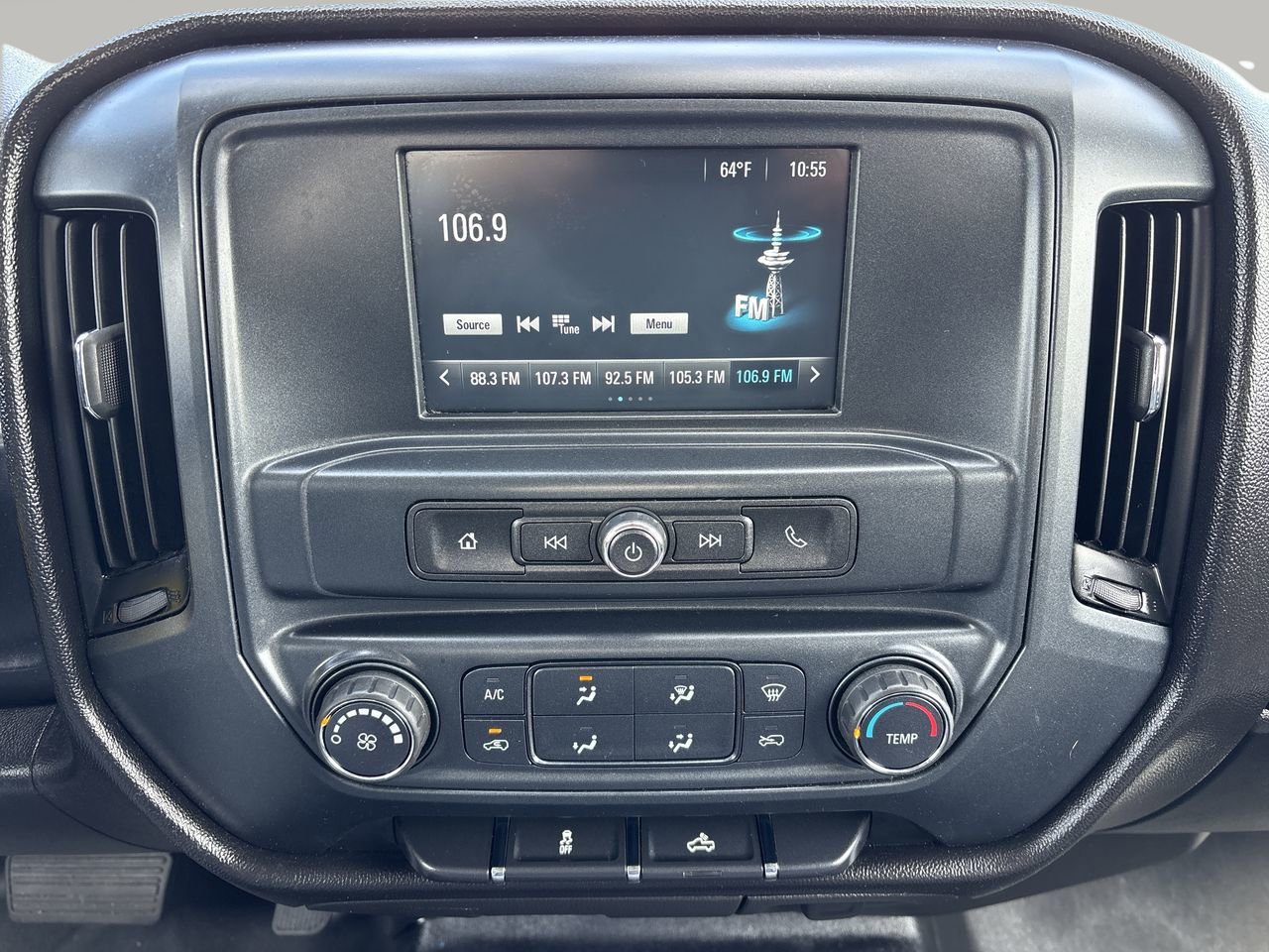Used 2018 Chevrolet Silverado 1500 W/T RWD image 19