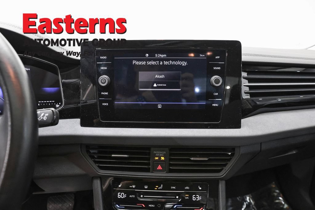 Used 2025 Volkswagen Jetta SE FWD image 12