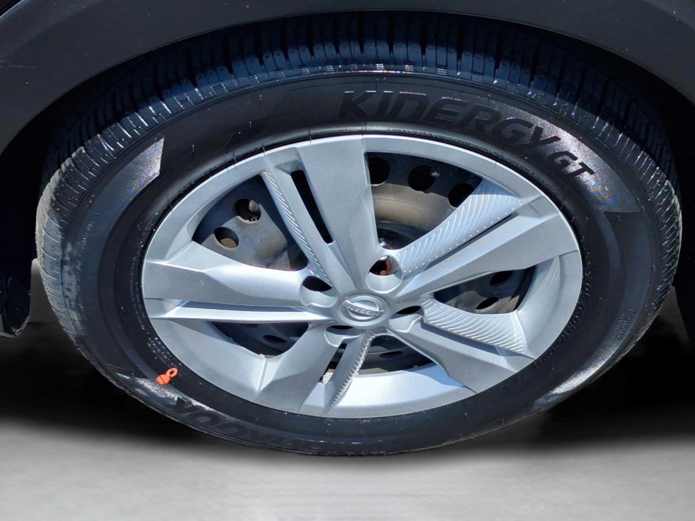 Used 2024 Nissan Kicks S image 39