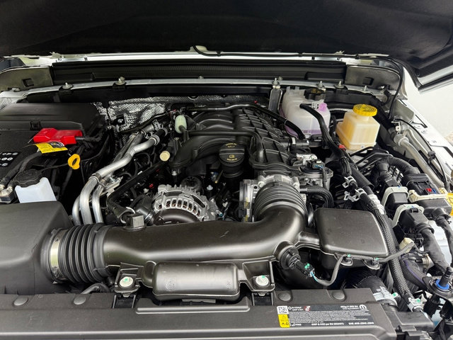 New 2025 Jeep Gladiator Mojave w/ Steel Bumper Group image 13