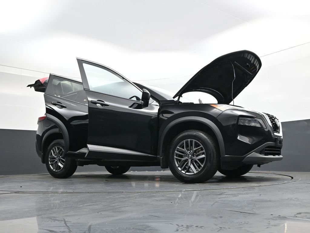 Used 2023 Nissan Rogue S image 45