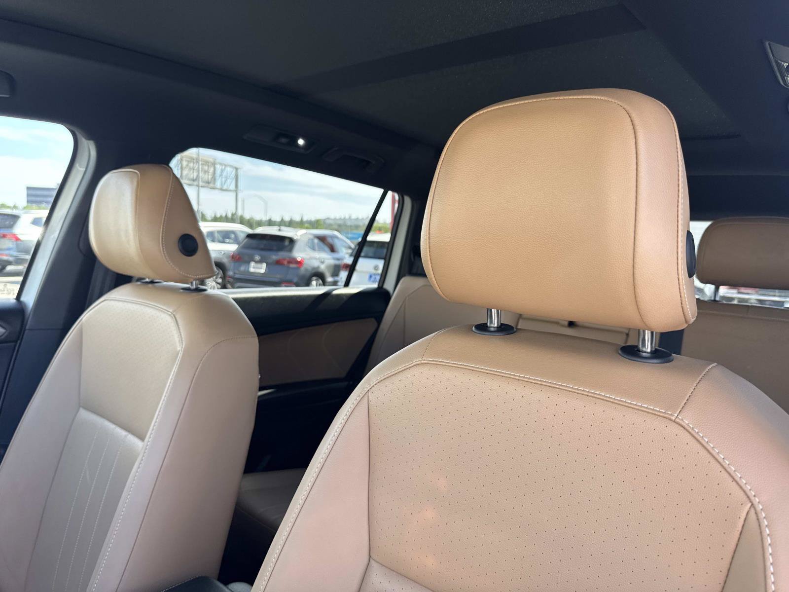 Certified 2024 Volkswagen Tiguan SE R-Line FWD image 25