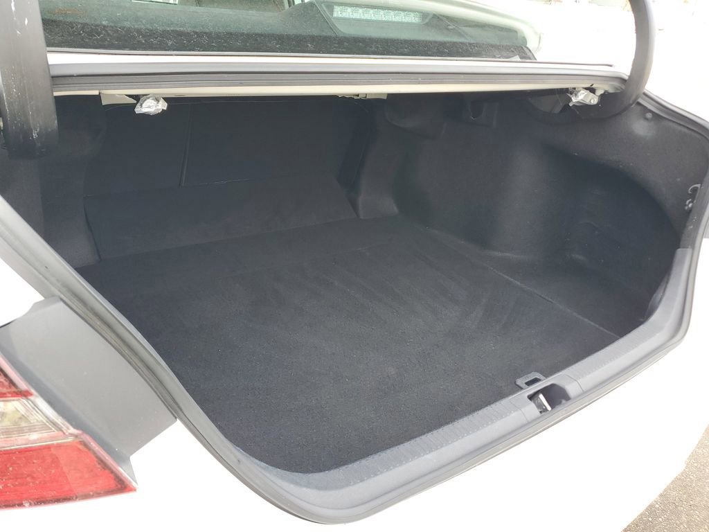 Used 2021 Toyota Camry SE image 6