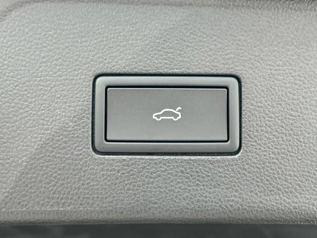 Certified 2026 Volkswagen Atlas SE w/ Panoramic Sunroof Package FWD image 55