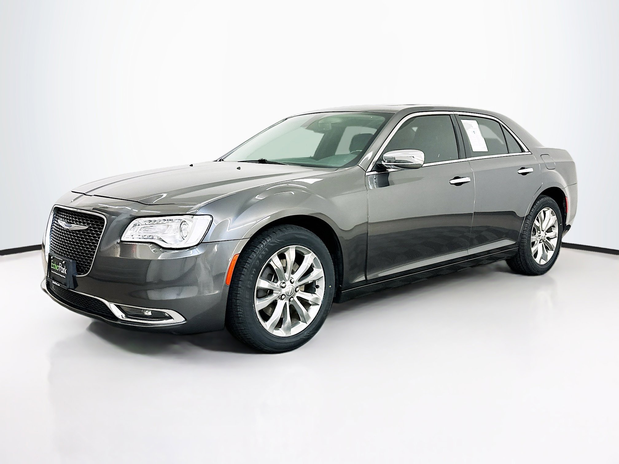 Used 2018 Chrysler 300 Limited AWD/4WD image 3