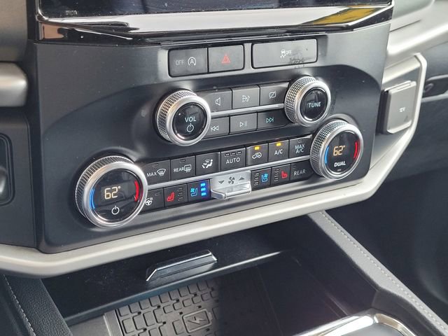 Used 2024 Ford Expedition Max XLT image 11