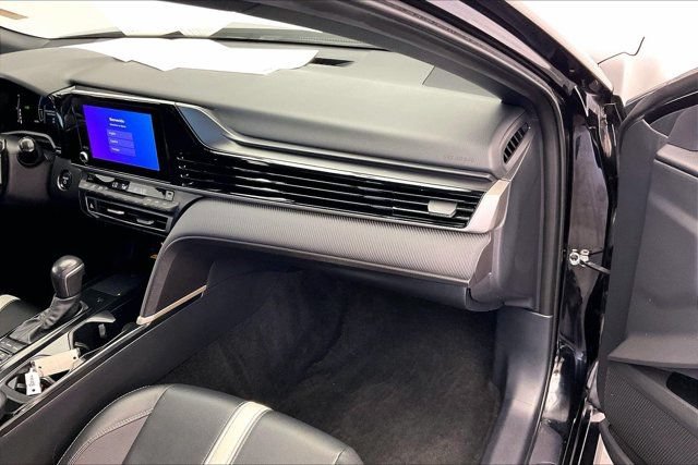 Used 2025 Toyota Camry SE FWD image 16