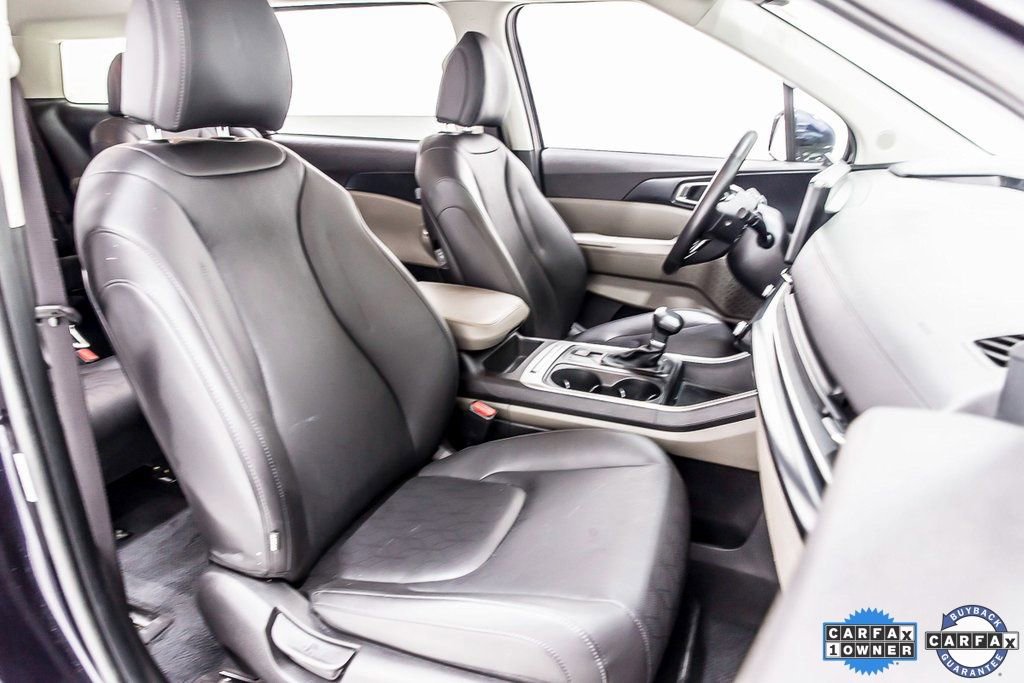 Used 2025 Kia Carnival image 31