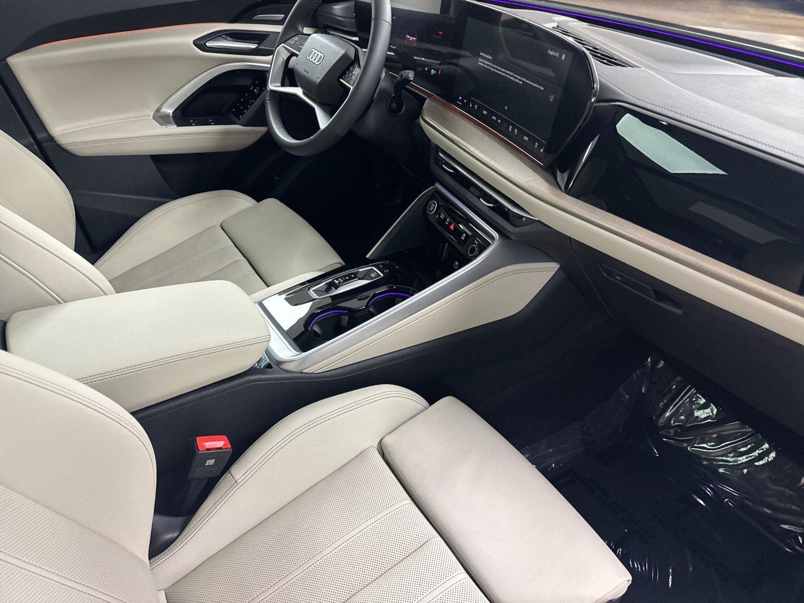 Used 2025 Audi Q5 Premium w/ Premium Plus AWD/4WD image 16