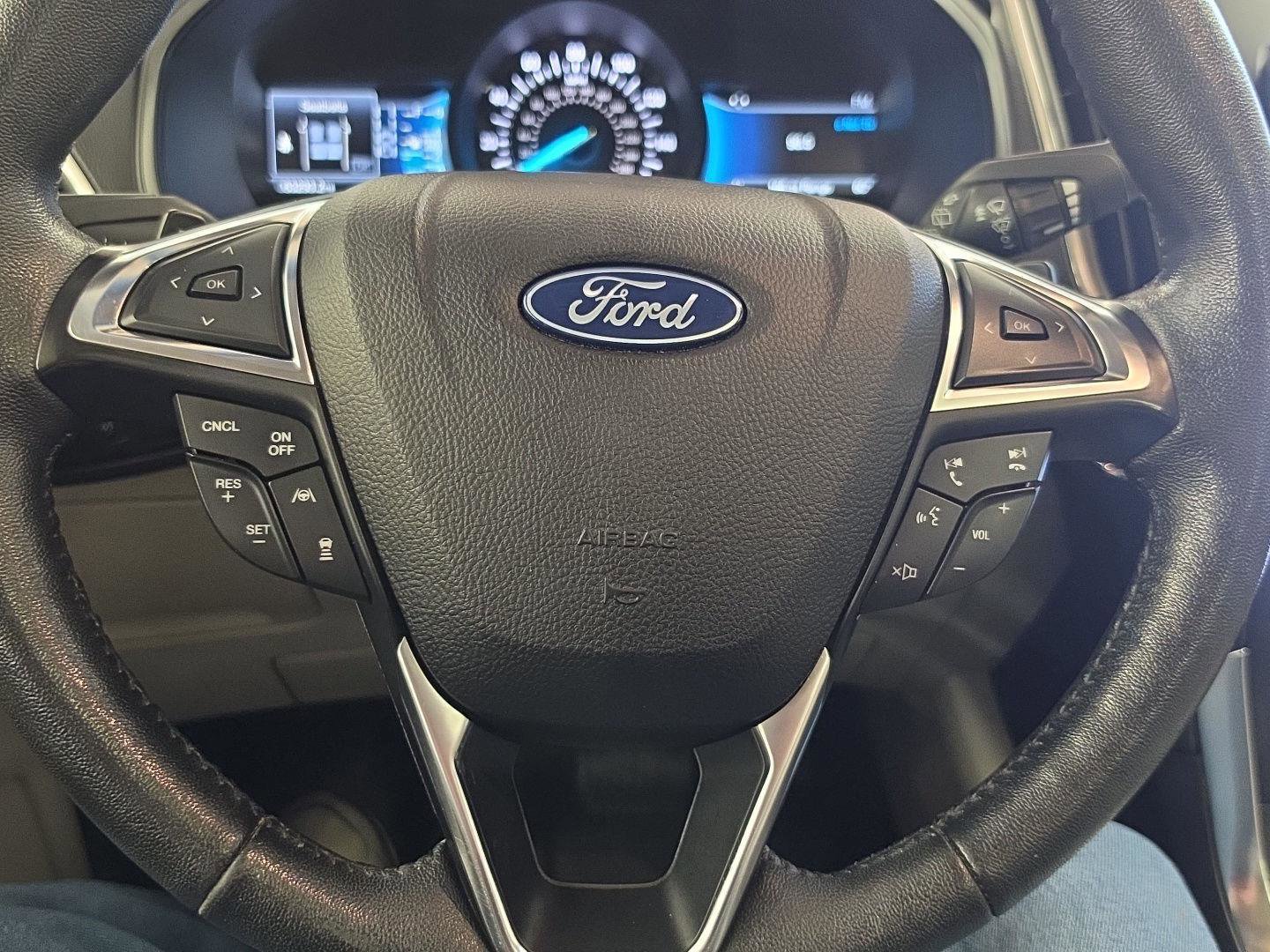 Used 2022 Ford Edge Titanium w/ Equipment Group 301A AWD/4WD image 9