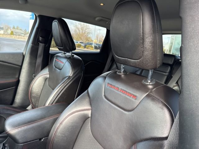 Used 2019 Jeep Cherokee Trailhawk image 26