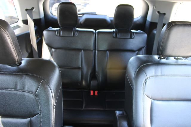 Used 2020 Ford Explorer XLT w/ Equipment Group 202A image 17