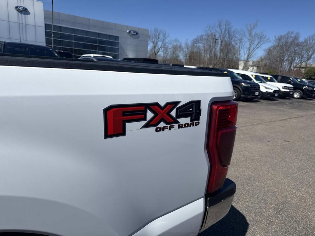 Used 2021 Ford F250 XLT w/ XLT Premium Package AWD/4WD image 12