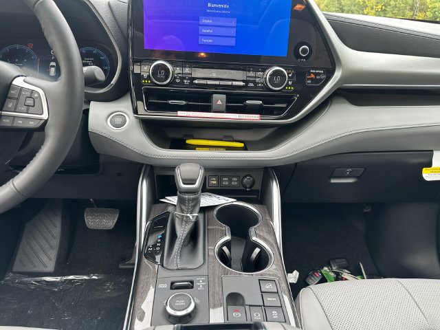 New 2026 Toyota Highlander Platinum AWD/4WD image 22
